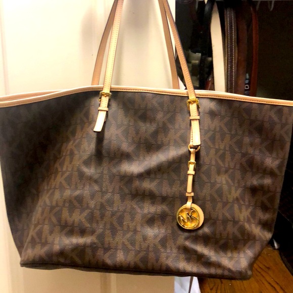 Michael Kors Handbags - Michael Kors tote